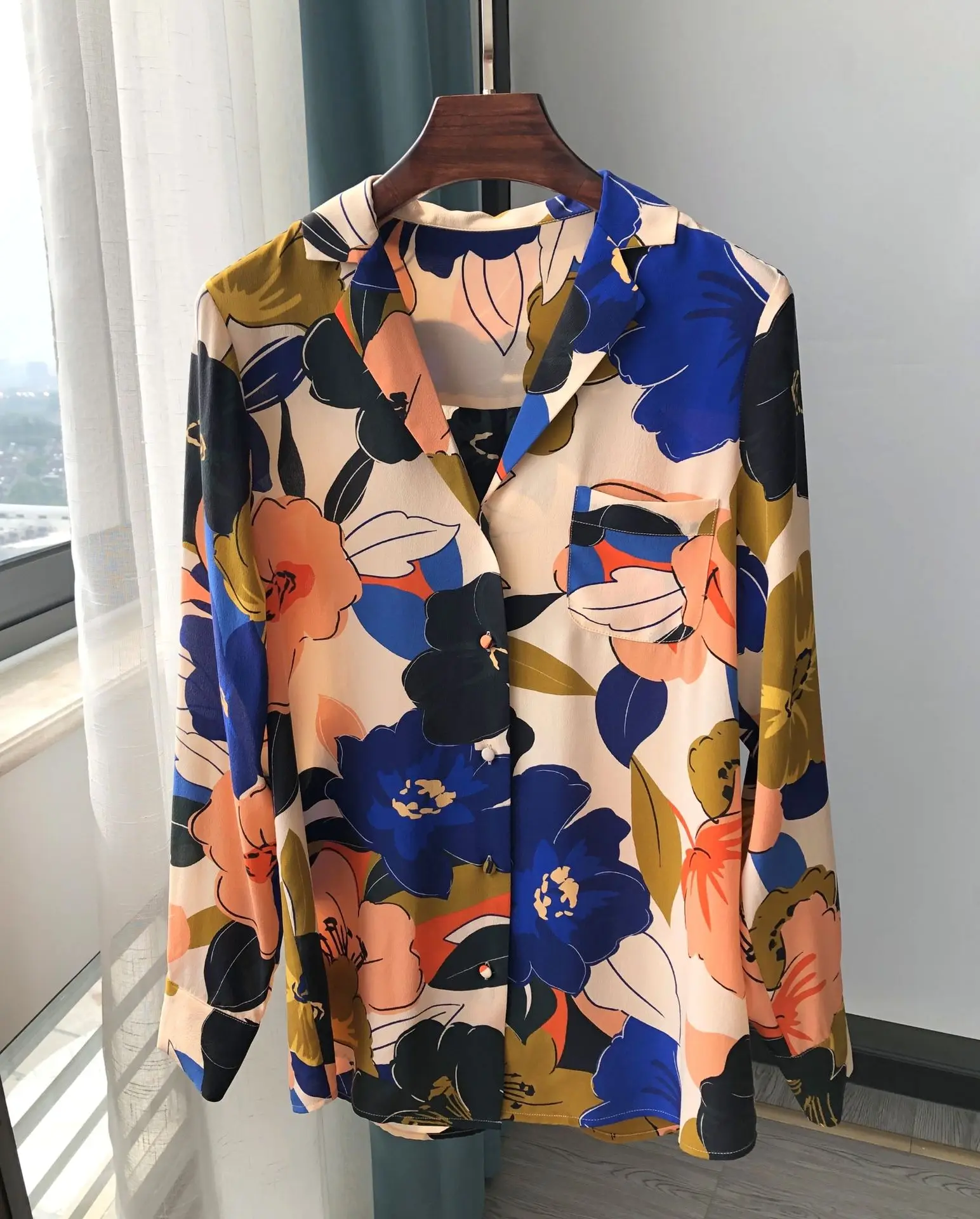 

Women Flower Print Long Sleeve Shirt 2019 2020 Notched Neck Elegant Sweet Blouse Top Single-Breasted With Single Pocket