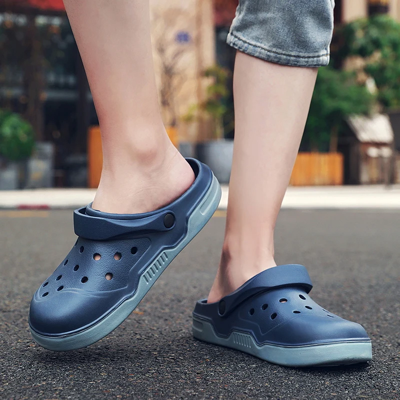 Сандалии мужские резиновые Кроксы дышащие летние тапки модная пляжная обувь