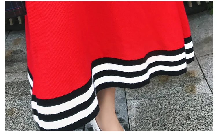 Женское трикотажное платье в полоску Красное Длинное Платье составного кроя с