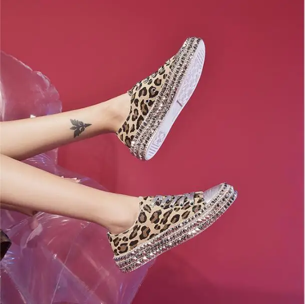 Женские кроссовки с заклепками YeddaMavis парусиновая обувь леопардовым принтом