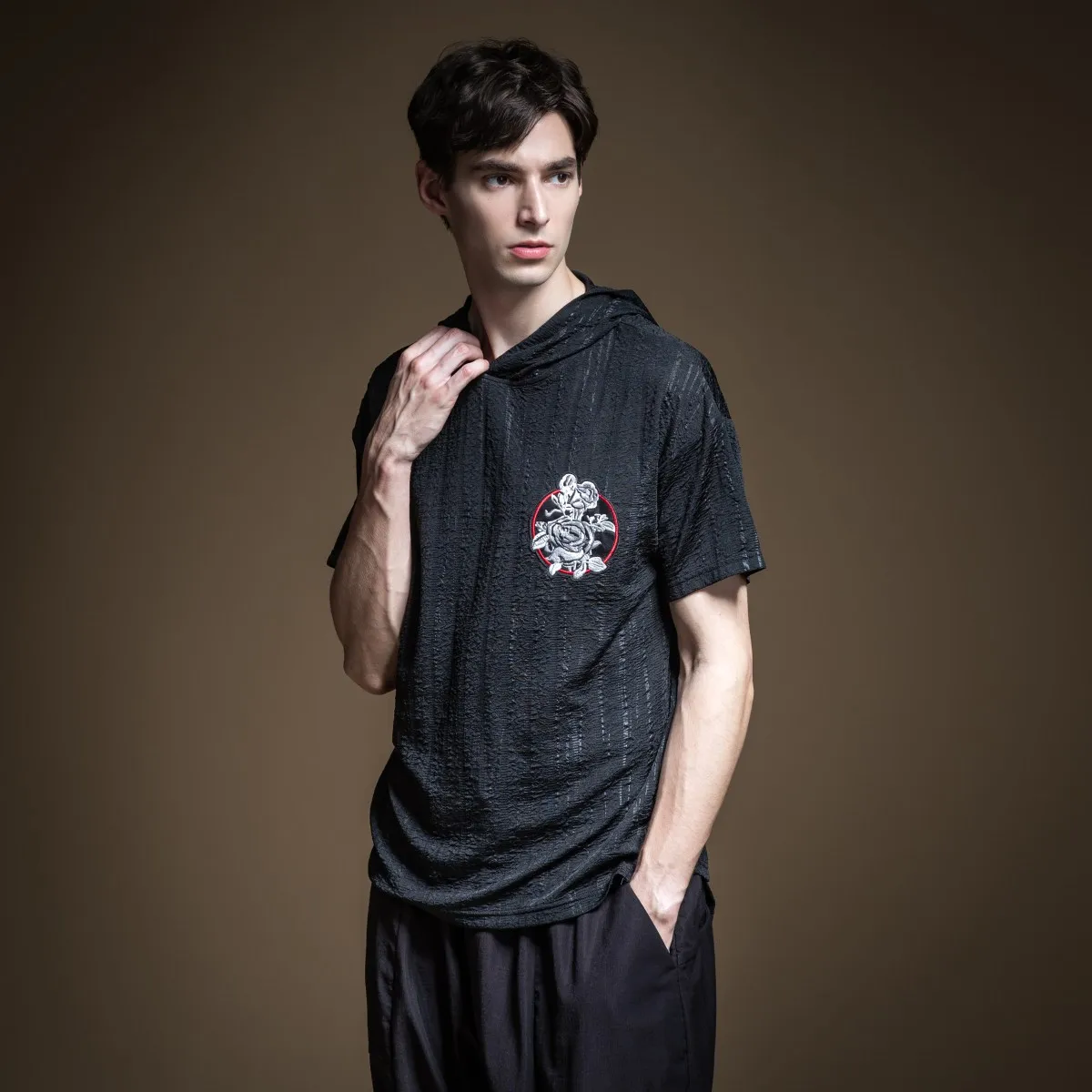 

Pinli 2020 Summer New Slim Embroidered Jacquard Hooded Anti-wrinkle Casual Polyester Men Short Sleeve T-shirt B202211146