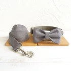 Ошейник темно-серого цвета с галстуком-бабочкой и поводком для собак и кошек