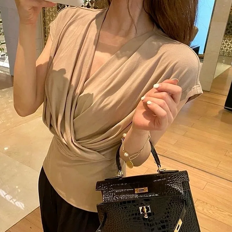 Женская футболка универсальная приталенная в Корейском стиле летняя нежная со