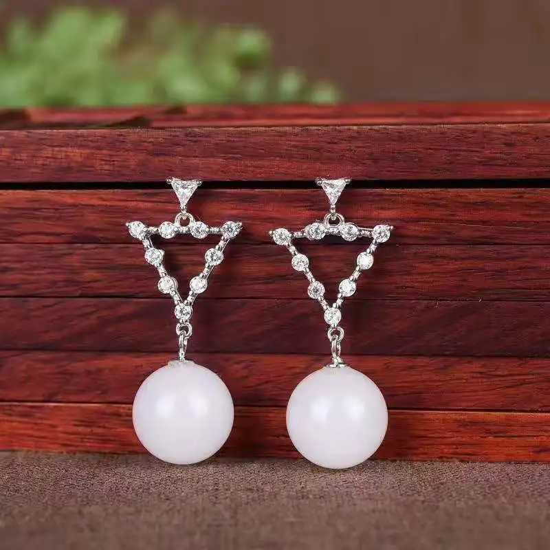 

Designer Fine Jewelry 925 Silver Natural Hotan Elegant Temperament Antiallergic Eardrop