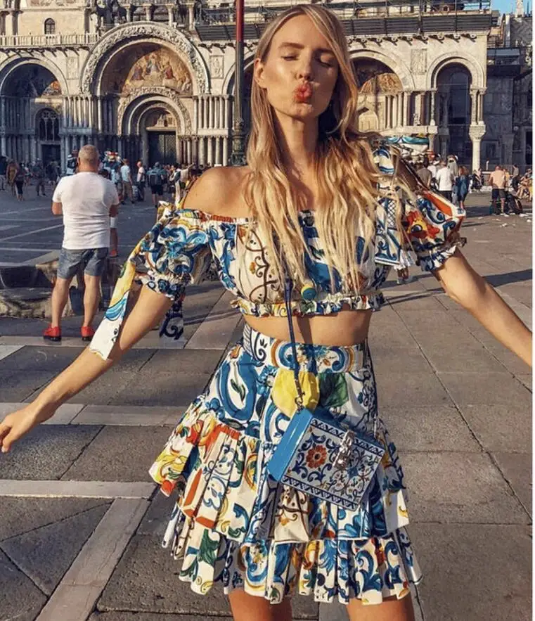 Женский подиумный комплект с оборками цветочным принтом и керамическим