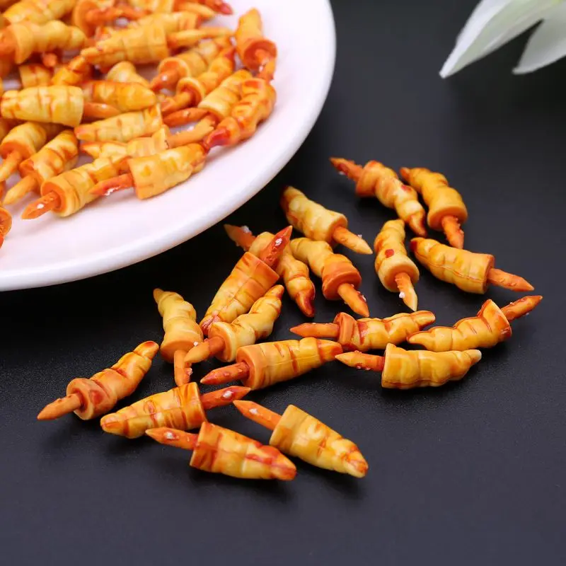 

100pcs 10x22mm Plastic DIY Snowman Nose for Handmade Craft Children Kids Toy Christmas Decor 54DF