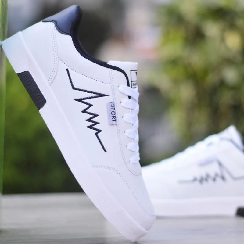

New Arrival 2020 Men Vulcanize Shoes Fashion Male Sneakers Cheap White Sneakers Men Flat Shoes Outdoor Casual Vulcanized Shoes