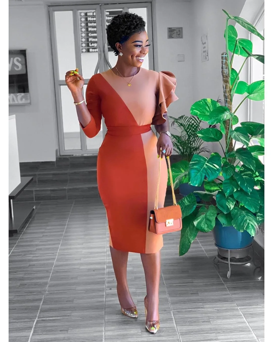 Женские платья 2019 сезон: весна лето обтягивающая модель размера плюс мод