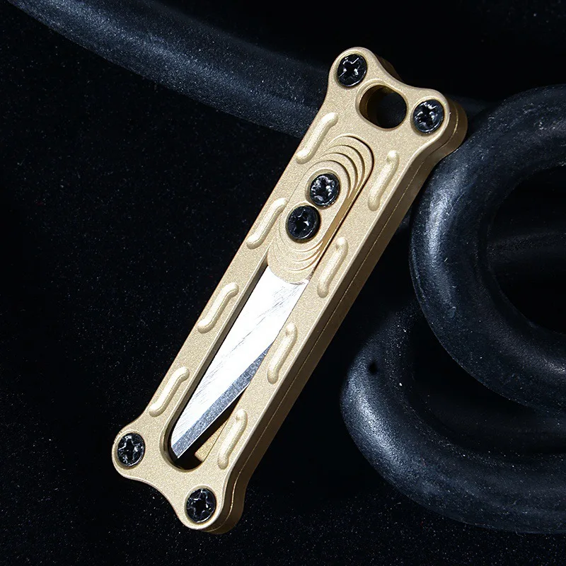 EDC Multipurpose Pocket Cutter Keychain Multifunctional Multi Tool Camping Outdoor Pare Peeler Portable Metal Cutlery Survival T
