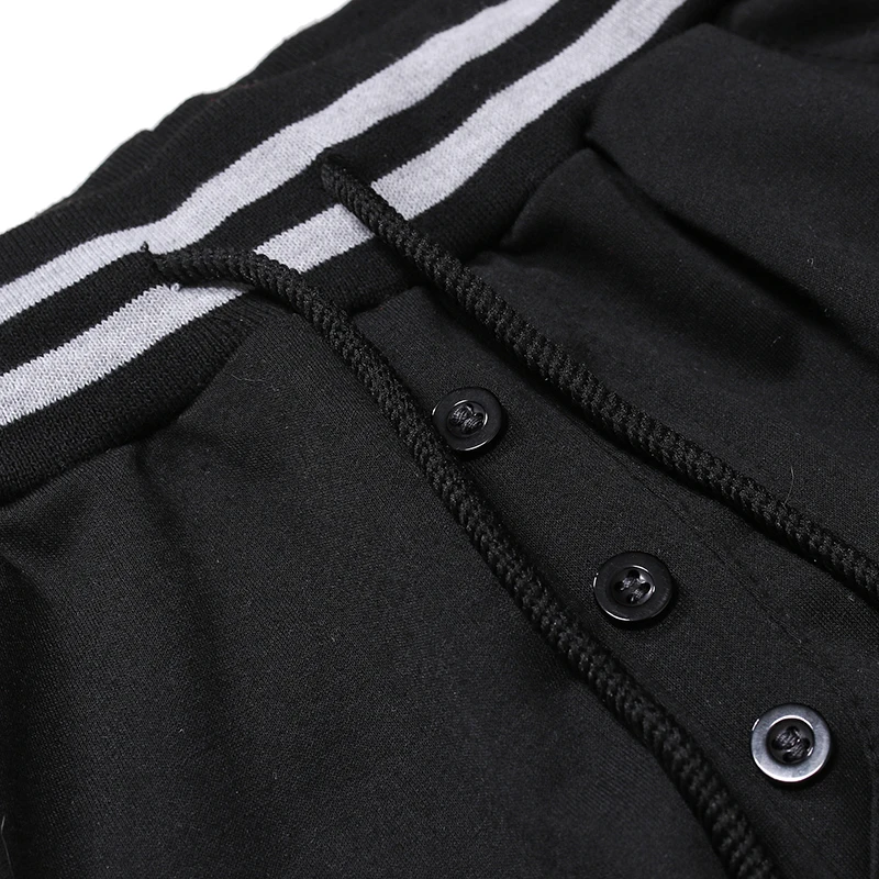 

XXXL, 2019