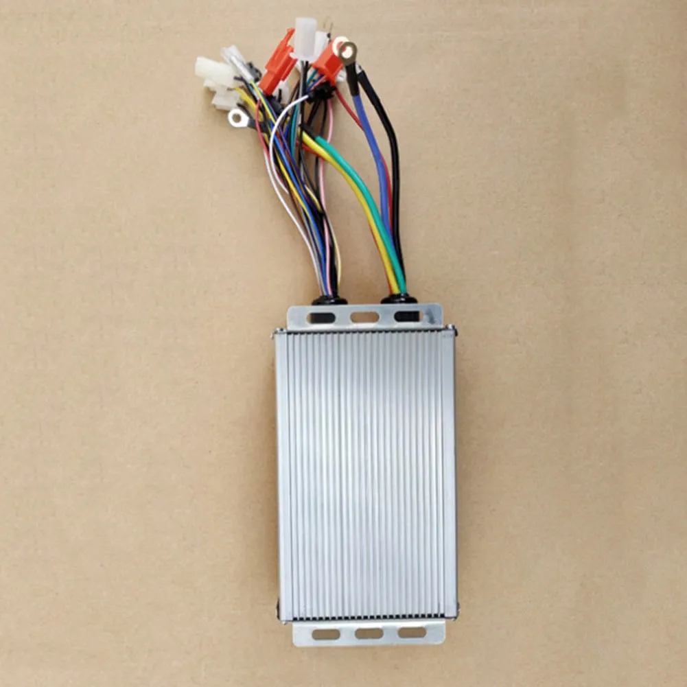 

Brushless Hub Motor Controller 1500W 48V/60V/72V 18mos Square Wave Metal Programmer For E-Bike E-Scooter Electric Bicycles Acces