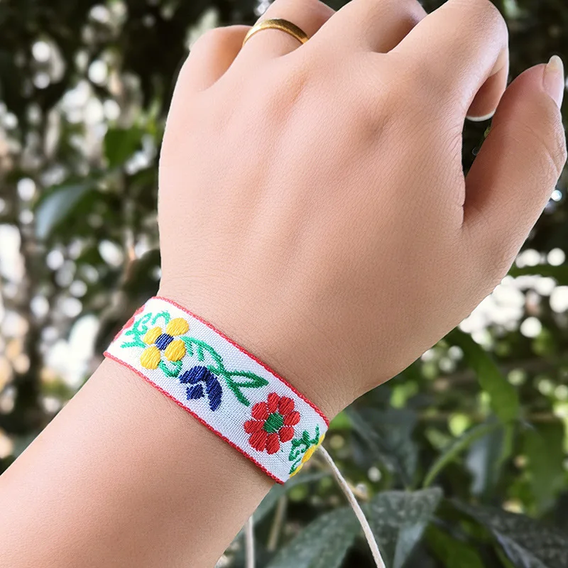 Женские плетеные браслеты винтажные в этническом стиле с цветочным