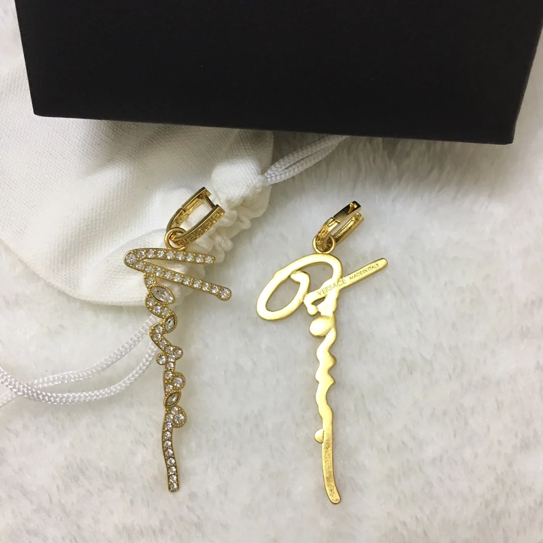 

Crystal signature is not paired into earrings