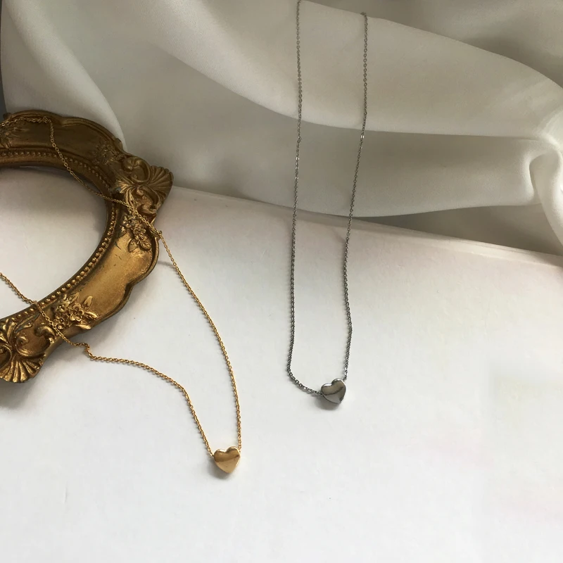 

Delicate Jewelry Thin Chain Necklace Hot Selling Metallic Small Cute Heart Pendant Necklace Modern Jewelry For Girl Student Gift