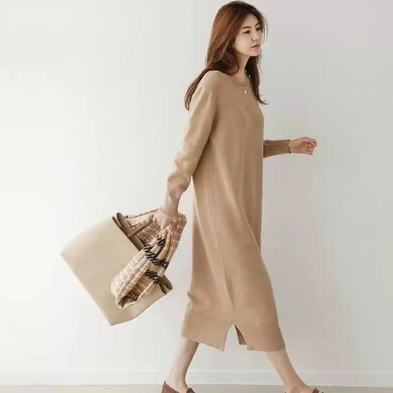 Зимнее платье-свитер женское вязаное длинное платье с воротником-хомутом мягкое