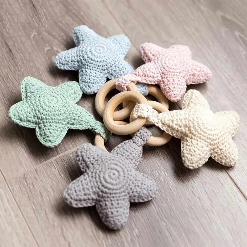 

Baby Rattle Bed Bells Crochet Knitted Stars Baby Play Gym 1pc Baby Teething Wood RingPendant For Kids Gift Montessori Toys
