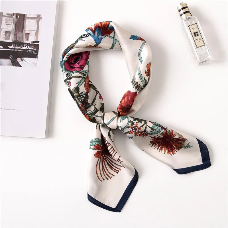 

Japan and South Korea spring and autumn new small scarf fashionable printing sunscreen silk scarf is the trend of women's scarf