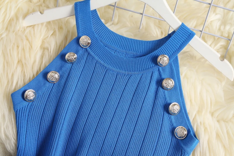 Женский вязаный костюм ALPHALMODA комплект из двух предметов топ без рукавов и шорты