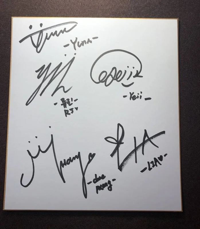 Ручная нарисованная ITZY autographed Shikishi доска объявлений групповые ПОДПИСИ 27*24 см Редкие 05152019