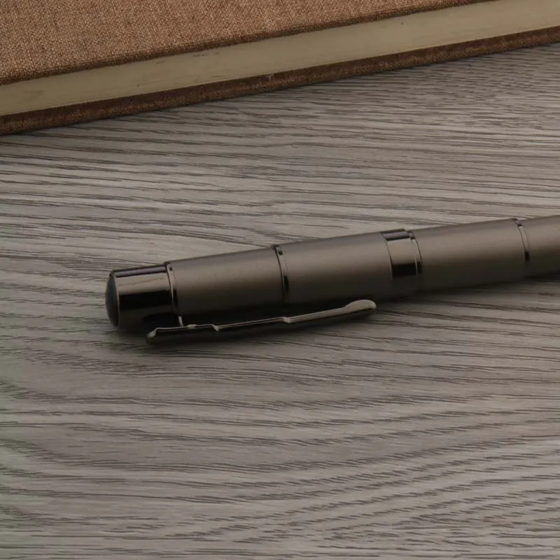 Шариковая ручка серого цвета с матовым покрытием серый металлический пистолет