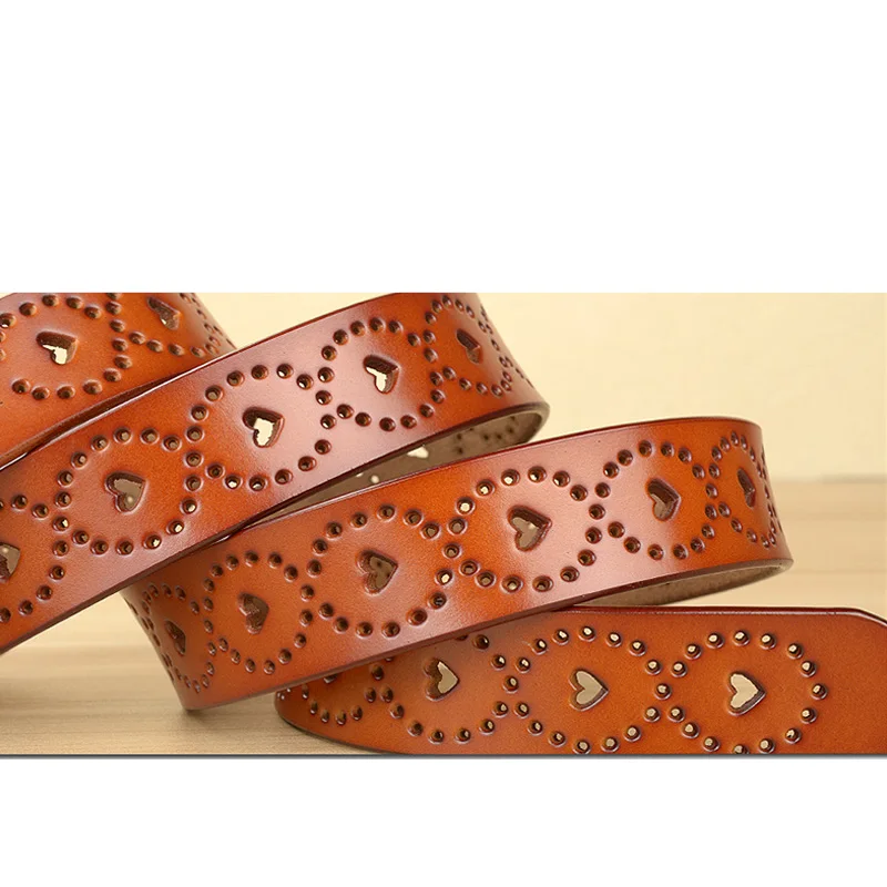

2020 designer new ladies high-grade leather belt hollow out love new belt carved four-color punk women belt