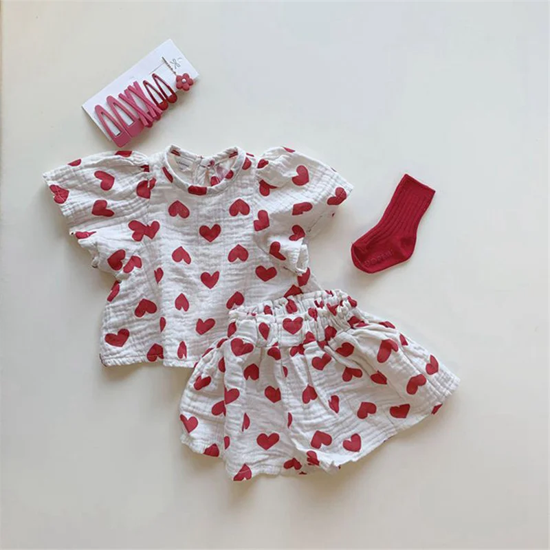 

Summer 2021 New Baby Girls Outfits Love Print Short Sleeve Tee and Shorts 2Pcs Toddler Girl Cotton Linen Clothes Sets Kids Suits