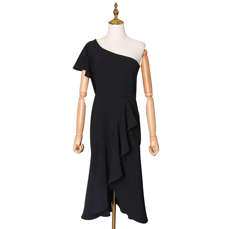 

Tide brand early new temperament socialite solid color diagonal shoulder sleeveless high waist irregular hem dress women