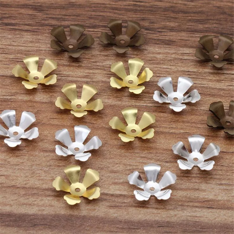 

SIXTY TOWFISH 30 Pieces DIY Jewelry Accessories Size 14mm Copper Materials Flower Slice Charms