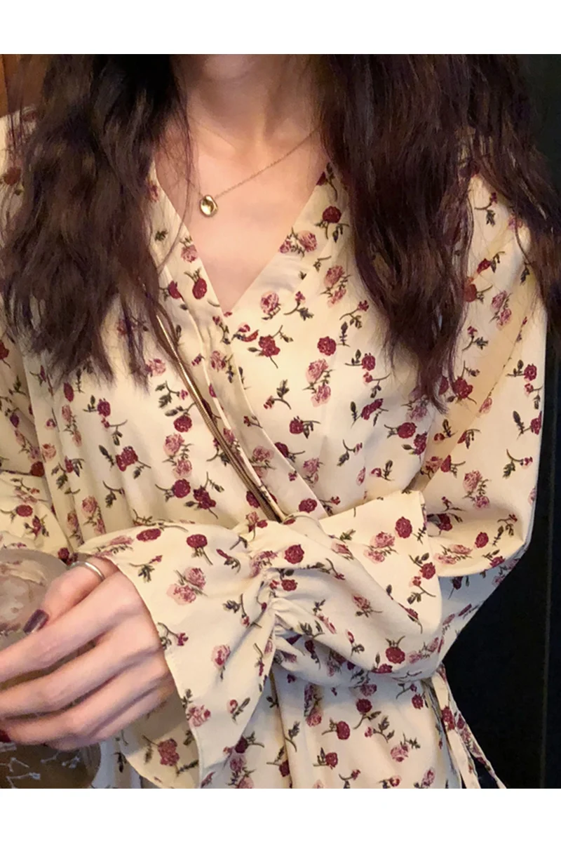 Корейский Декор жареное платье черный красивый свободный V образный вырез рукав