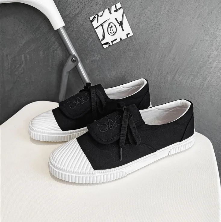 

Spring 2021 Designer Women Canvas Shoes Embroidered Large Flip Low Top Flats Vintage Mix Biscuit Shoes INS Web Celebrit