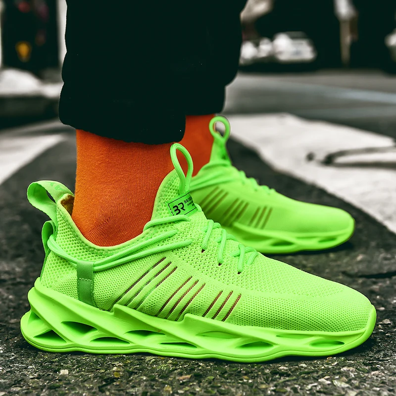 

2020 Youth Gym Shoes Men Sneakers Men's Sport Shoes Breathable Running Shoes Man Blade Bottom Sports Shoes for Male Runway Shoes