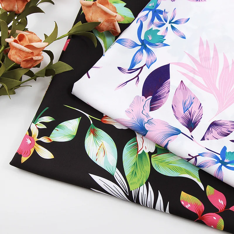 150 см в ширину мягкая черно-белая тонкая ткань с цветочным принтом для платьев