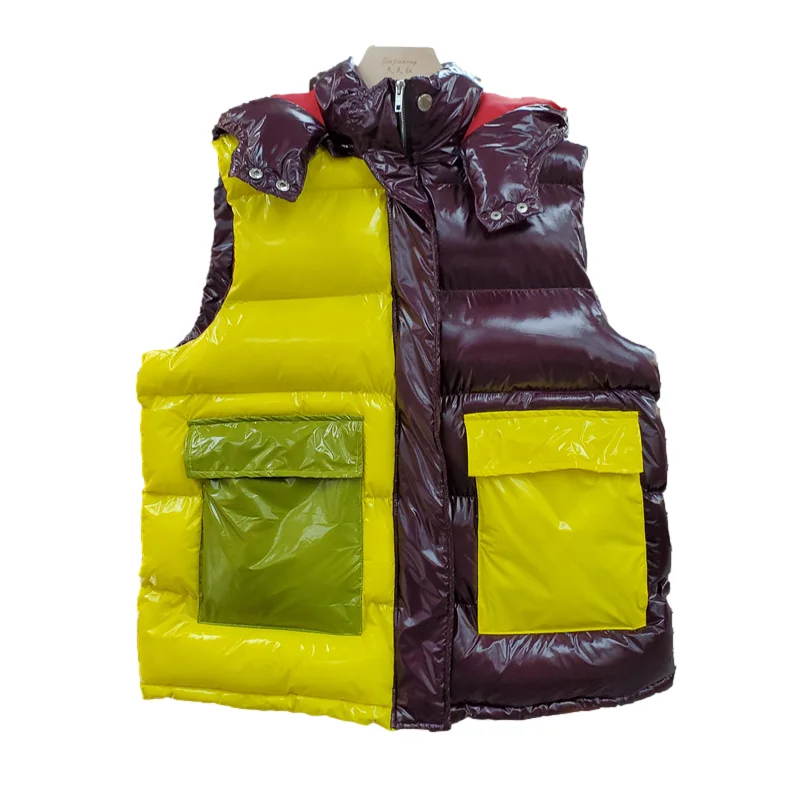 

Жилет женский короткий хлопковый, с контрастными вставками, с большими карманами, на осень/зиму