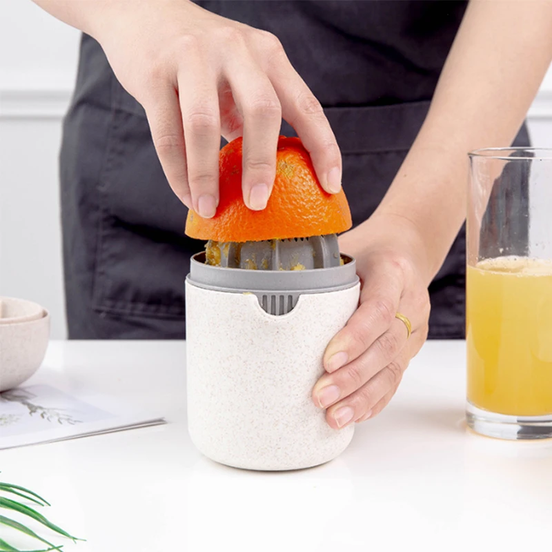 

Portable Juicer Household Mini Manual Fruit Juicers Wheat Straw Original Lemon Orange Citrus Juice Maker Bottle Kitchen Tool