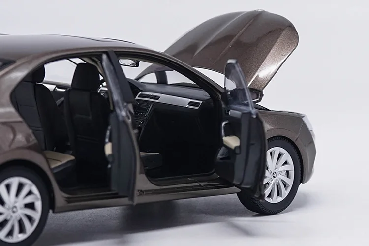 1:18 Высокая тщательная Skoda Rapid сплав модель автомобиля статические металлические модельные автомобили с оригинальной коробкой