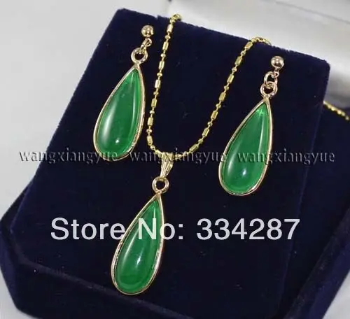 

Hand Inlay Green Jade Necklace Pendant earrings Set