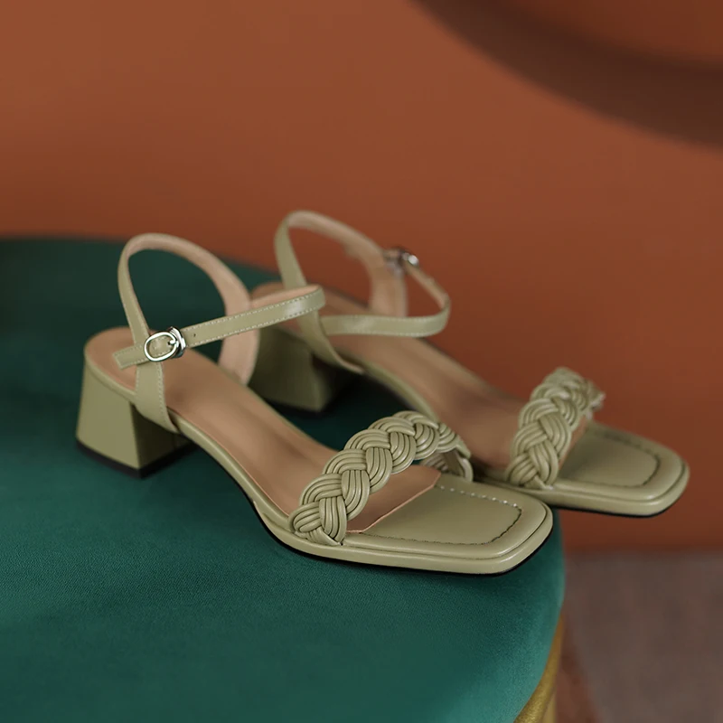 

Genuine Leather Women Shoes Sandals Square Heel Sweet Style Chain Summer Fashion Solid Beautiful New Breathable Sandals 2021