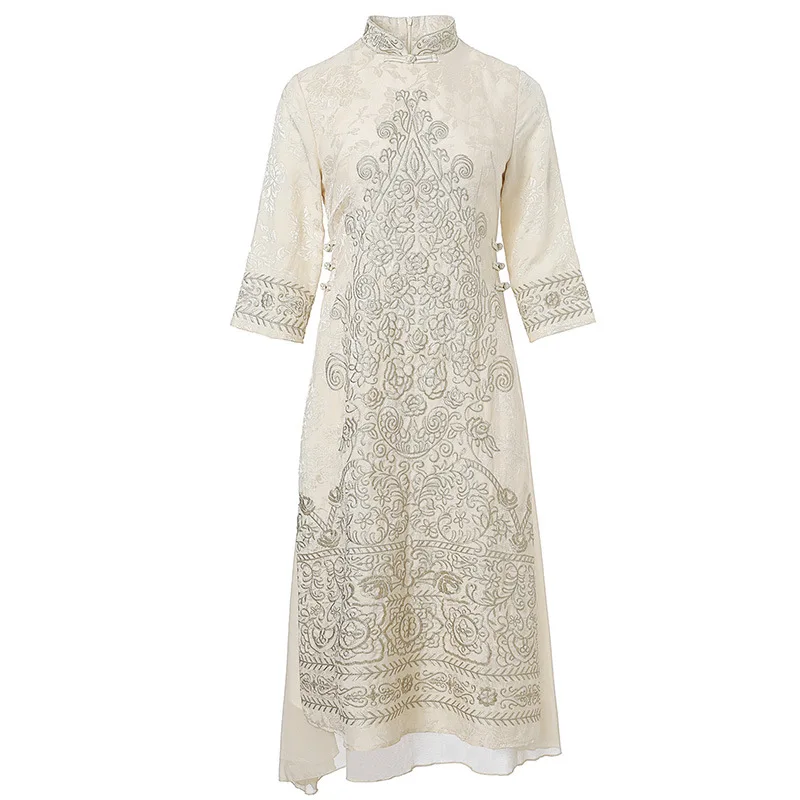 Женское жаккардовое платье миди с вышивкой воротником-стойкой и рукавом 3/4 |