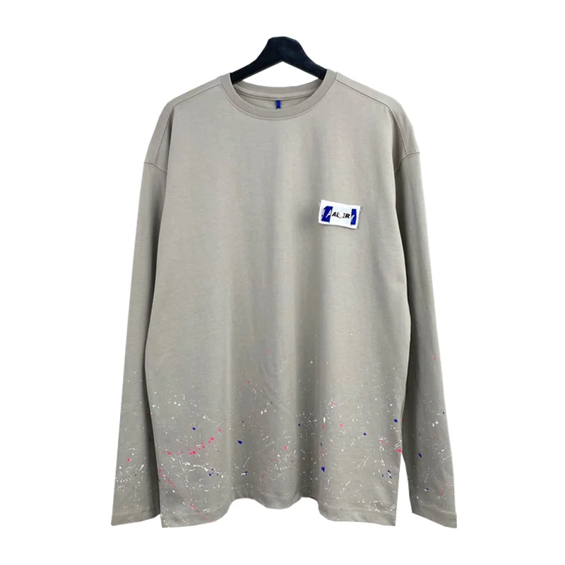 

Hoodies & Sweatshirts