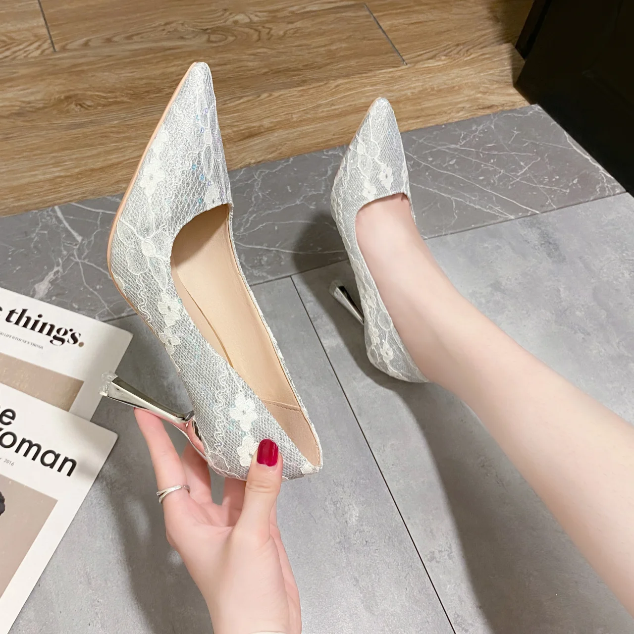 

2022 Elegant Party Shoes for Women Stiletto Heels Silver Glitter Pumps Woman Pointed Toe High Heeled Bling Wedding Shoes Mujer
