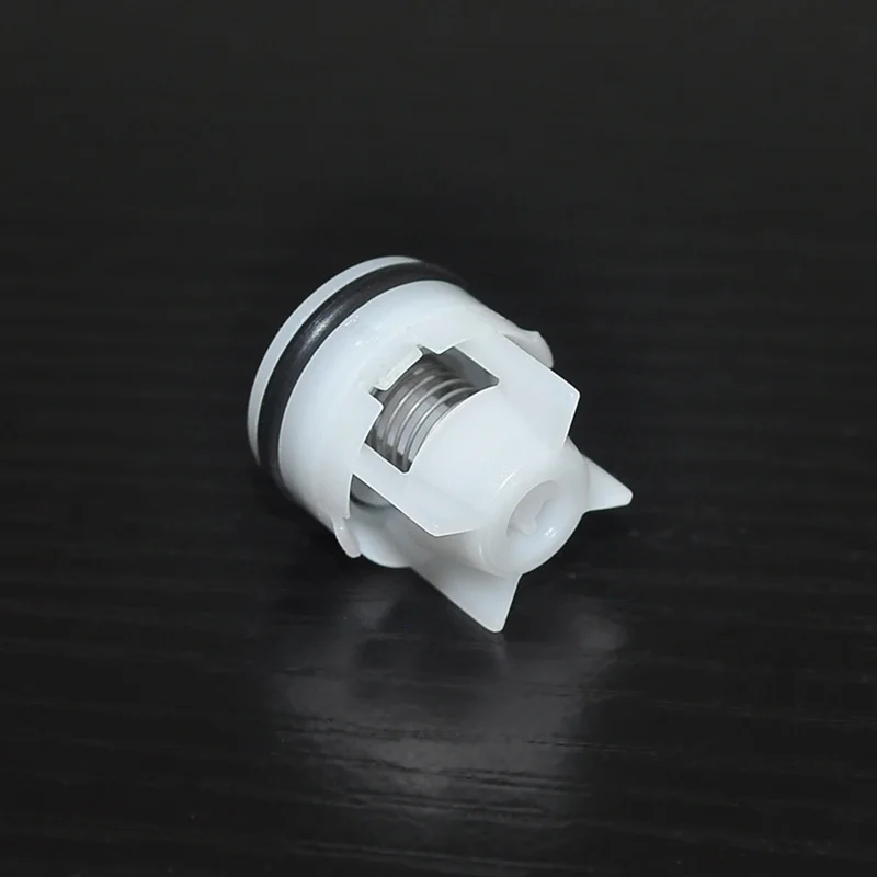 Штепсельная пластиковая пружина с защитой от обратного клапана для аквариума