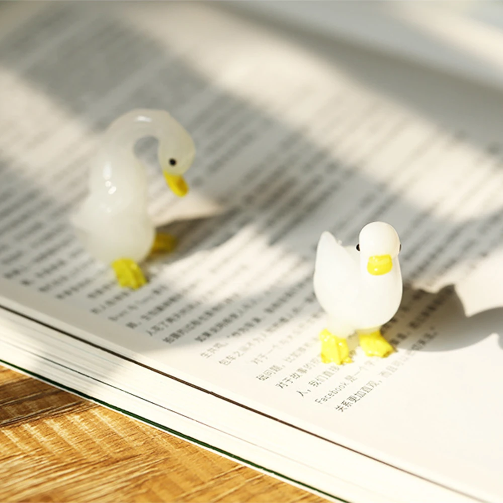 

White Goose Small Desktop Decoration Glass Crafts Home Office Desktop Decorations Small Animals Children's Fun Small Toys