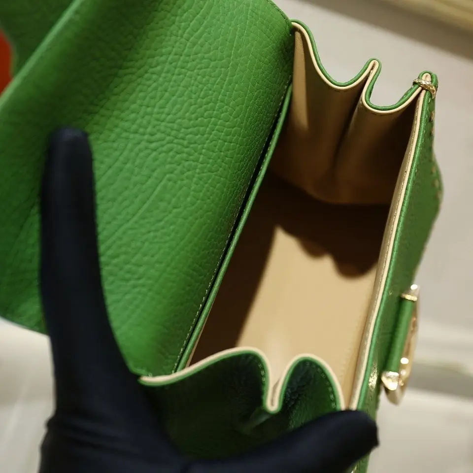 

2021 Women's Handbag Is Made Of New Cow Leather With Metal Elements, Full Of Elegant Knight Style