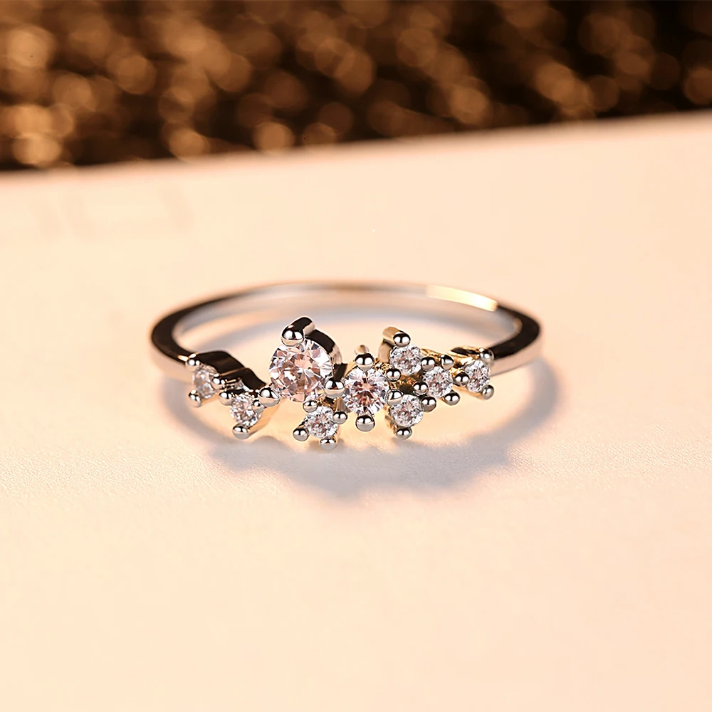 Женское кольцо необычное блестящее микро инкрустированное из циркона модное