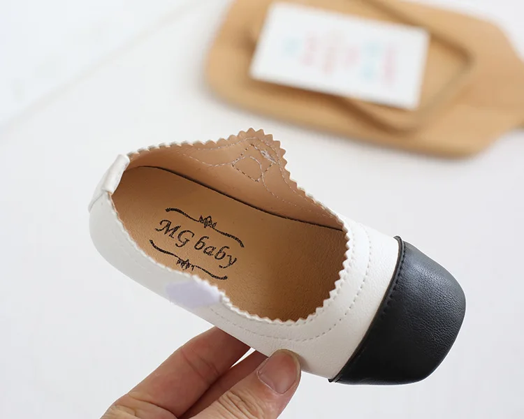 

Girls Princess Shoes Fashion Color Matching Hook Loop Soft Sole Small Leather Shoes Sweet Buckle Girls Shoes toddler mary janes
