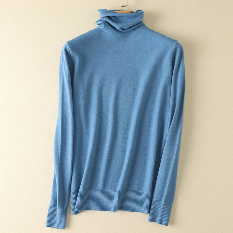 Женский свитер с высоким воротом из мягкого розового материала белый осенний 2021 |