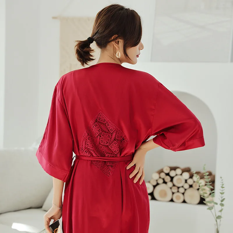 Женский пижамный комплект из двух предметов халат и кружевное пикантное ночное