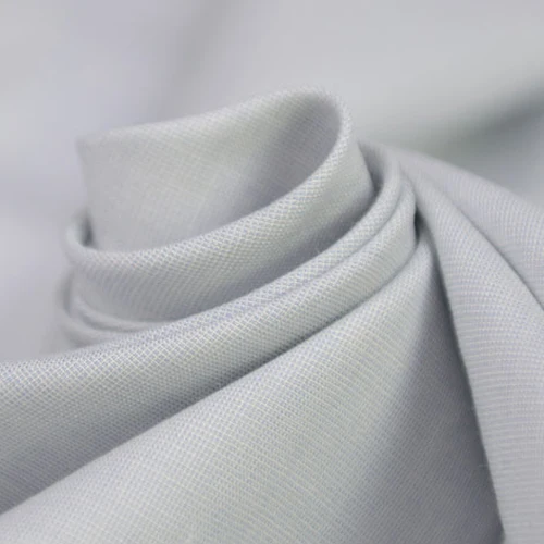 Пряжа окрашенная однотонная серебристо-белая пряжа из шелка и хлопка смешанная