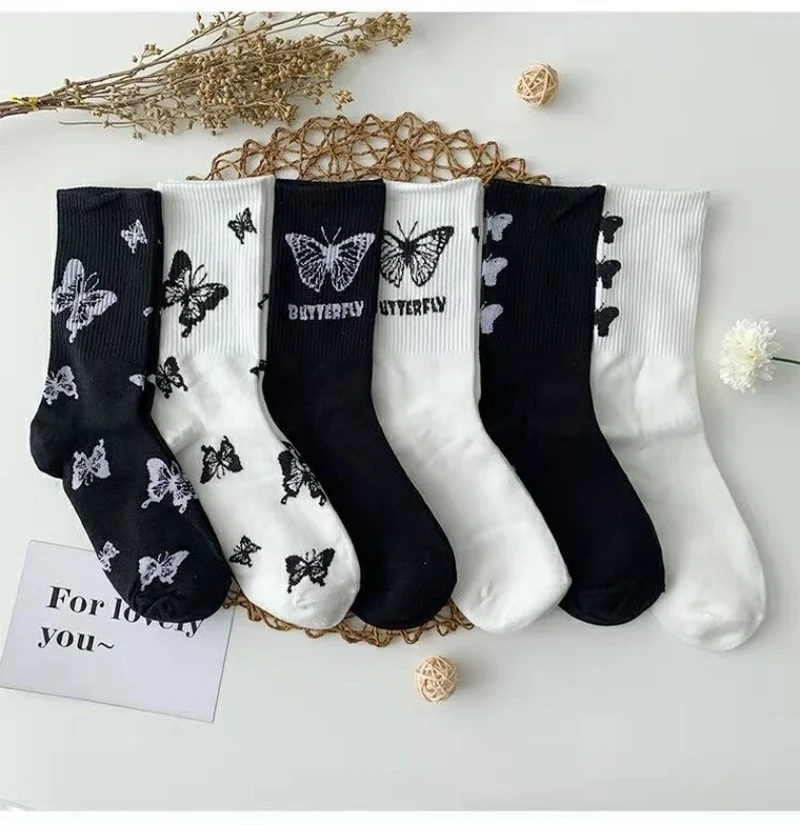 

Kawaii medium tube butterfly print socks women's socks sports trend black and white fun cute happy Japanese ladies socks