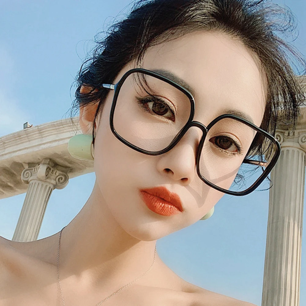 

Classic Vintage Sunglasses Women Oversized Square Plastic Frame Luxury Brand Designer Clear Grey Pink Lens Shades Oculos